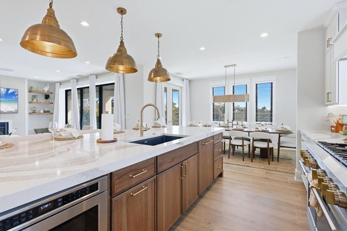 Image No.18-5 Bed Property for sale