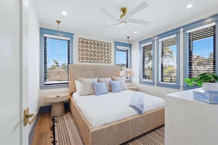 Image No.23-5 Bed Property for sale