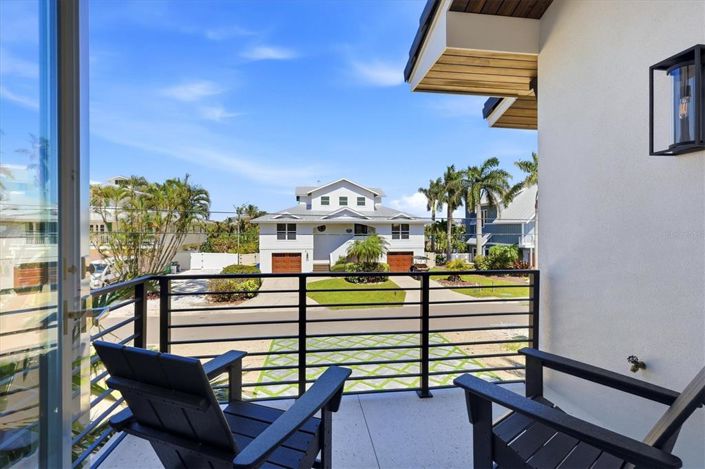 Image No.33-5 Bed Property for sale