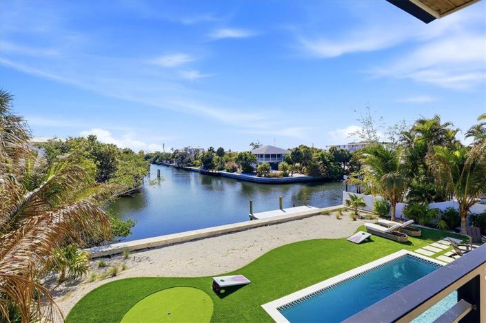 Image No.38-5 Bed Property for sale