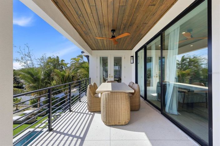 Image No.39-5 Bed Property for sale