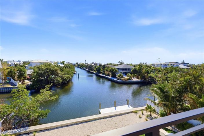 Image No.52-5 Bed Property for sale