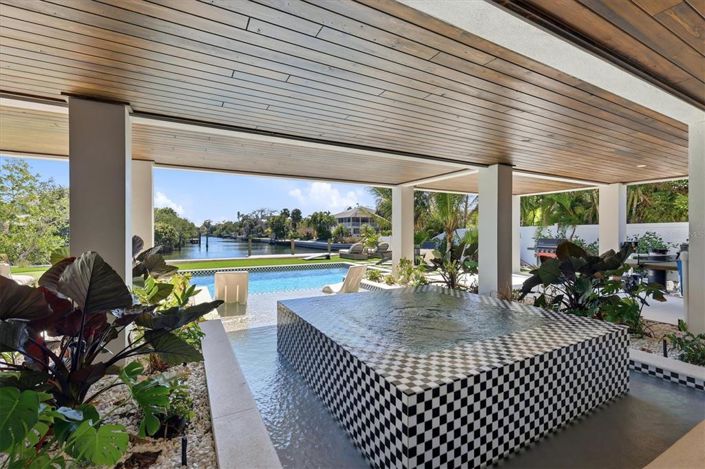 Image No.59-5 Bed Property for sale