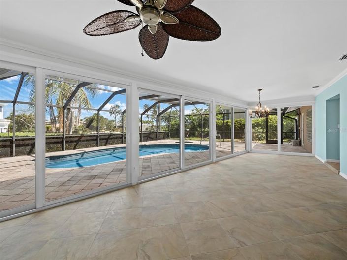 Image No.18-3 Bed Property for sale