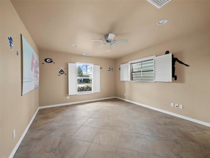Image No.24-3 Bed Property for sale