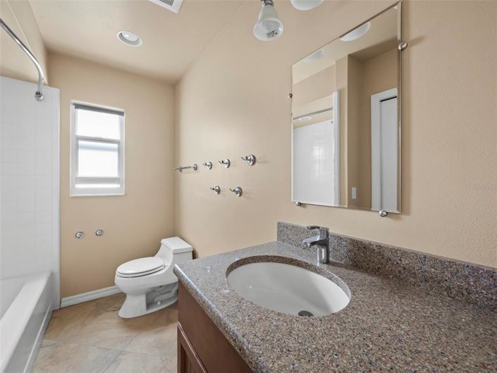 Image No.26-3 Bed Property for sale