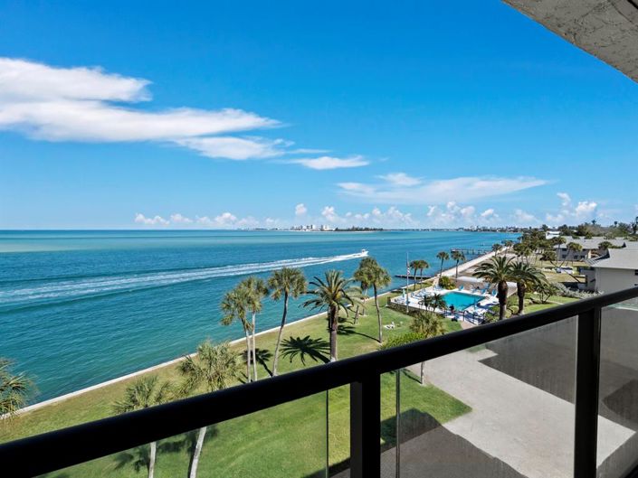 Image No.19-4 Bed Property for sale