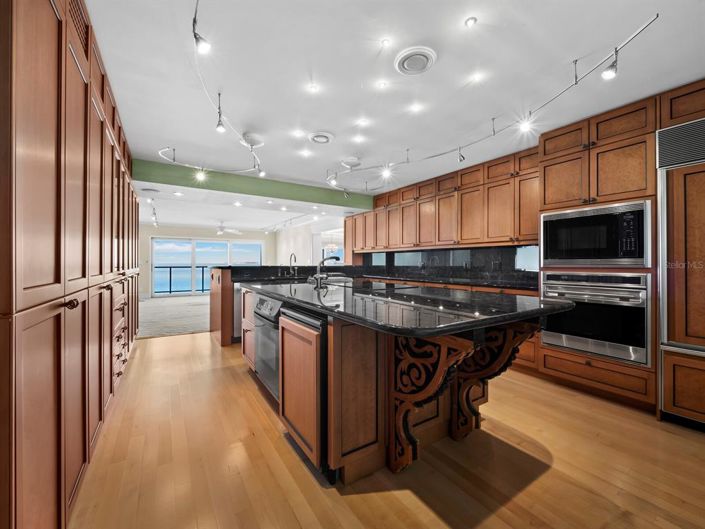 Image No.24-4 Bed Property for sale