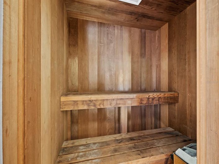 Image No.32-4 Bed Property for sale