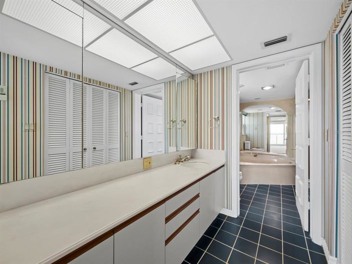 Image No.36-4 Bed Property for sale