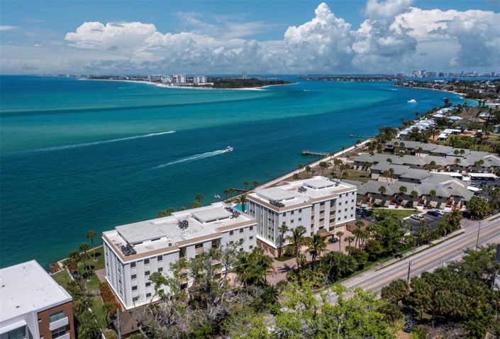 Image No.4-4 Bed Property for sale