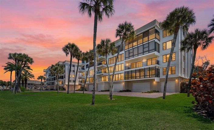 Image No.54-4 Bed Property for sale