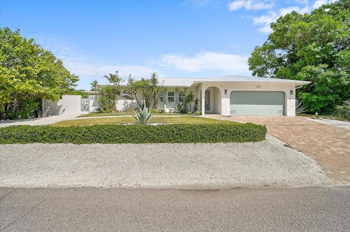 Image No.46-5 Bed Property for sale
