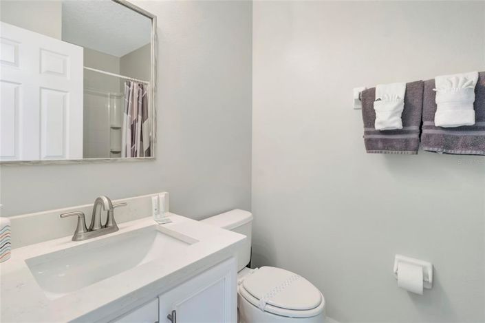 Image No.10-5 Bed Property for sale