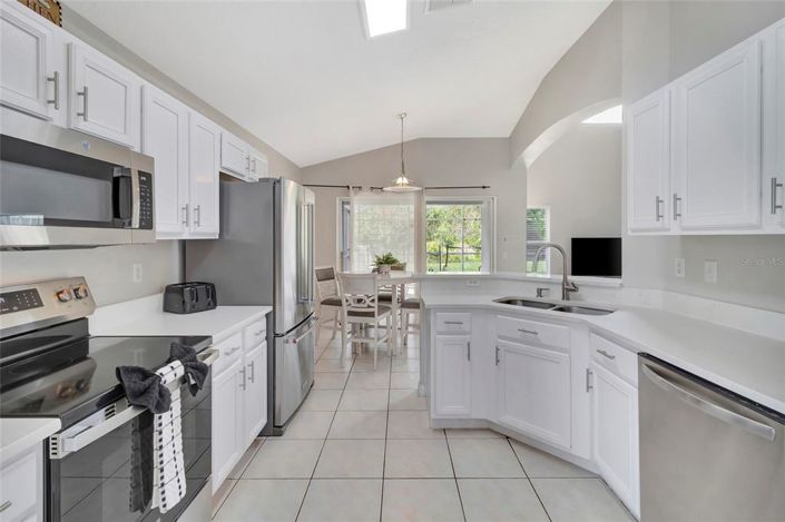 Image No.14-5 Bed Property for sale