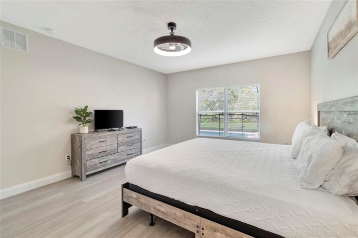 Image No.22-5 Bed Property for sale