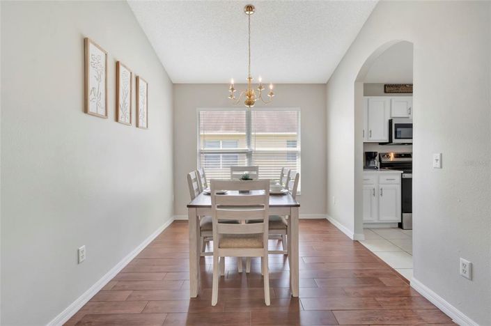 Image No.8-5 Bed Property for sale