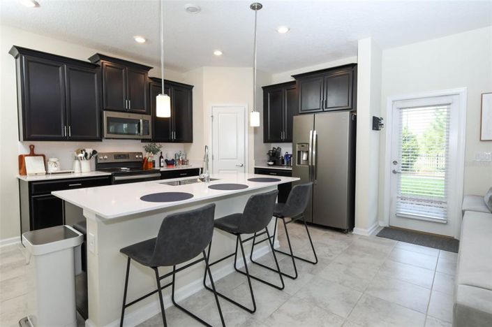 Image No.10-3 Bed Property for sale