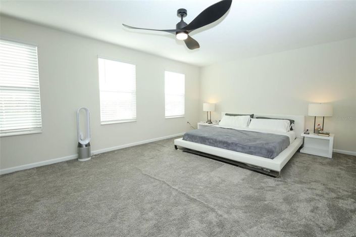 Image No.19-3 Bed Property for sale