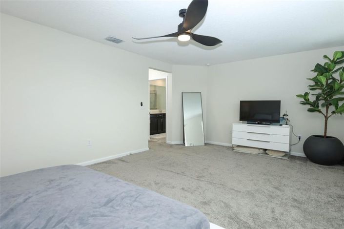 Image No.21-3 Bed Property for sale