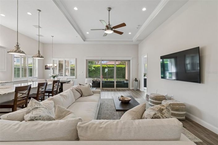 Image No.10-3 Bed Property for sale