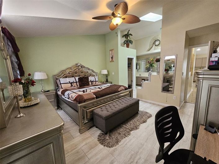 Image No.14-4 Bed Property for sale