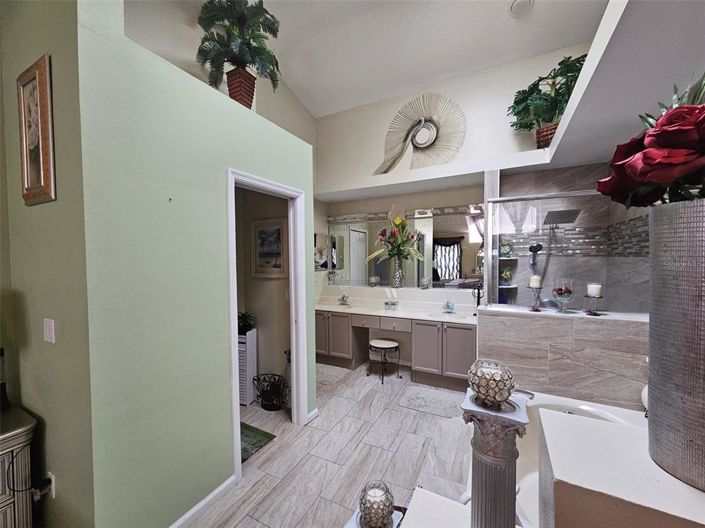 Image No.15-4 Bed Property for sale