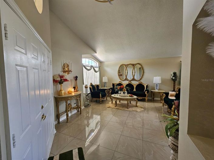 Image No.3-4 Bed Property for sale