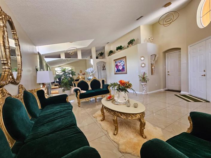 Image No.5-4 Bed Property for sale