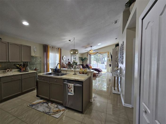 Image No.7-4 Bed Property for sale