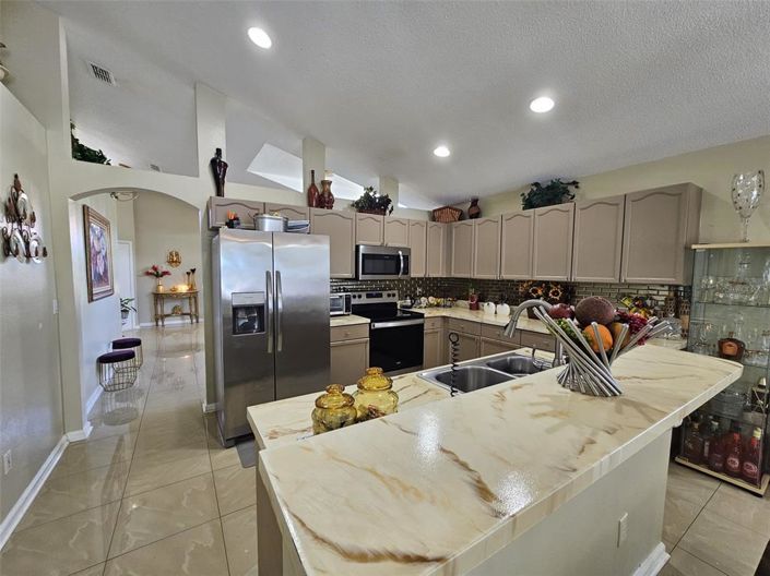 Image No.8-4 Bed Property for sale