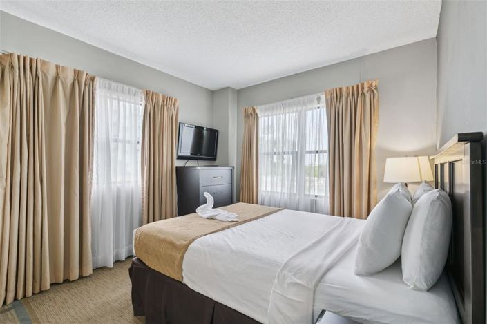 Image No.9-2 Bed Property for sale