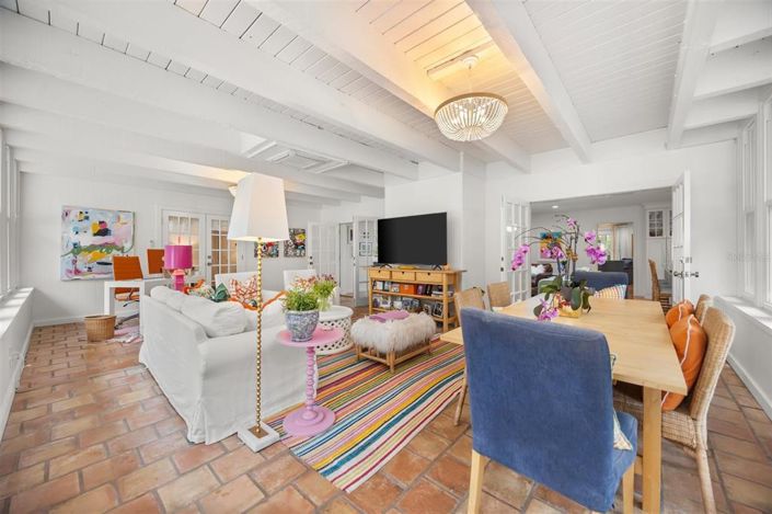 Image No.15-5 Bed Property for sale