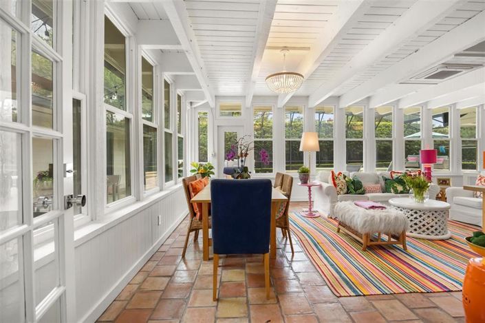 Image No.17-5 Bed Property for sale