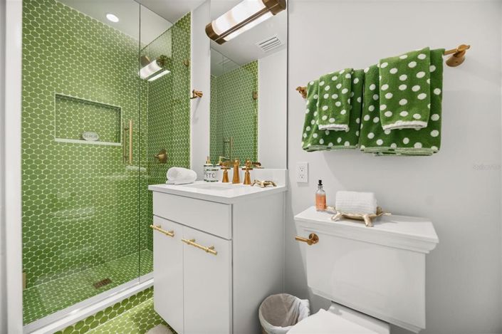 Image No.22-5 Bed Property for sale