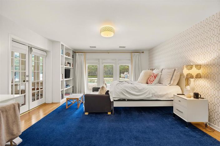 Image No.26-5 Bed Property for sale