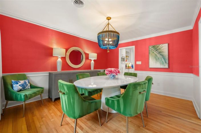 Image No.8-5 Bed Property for sale