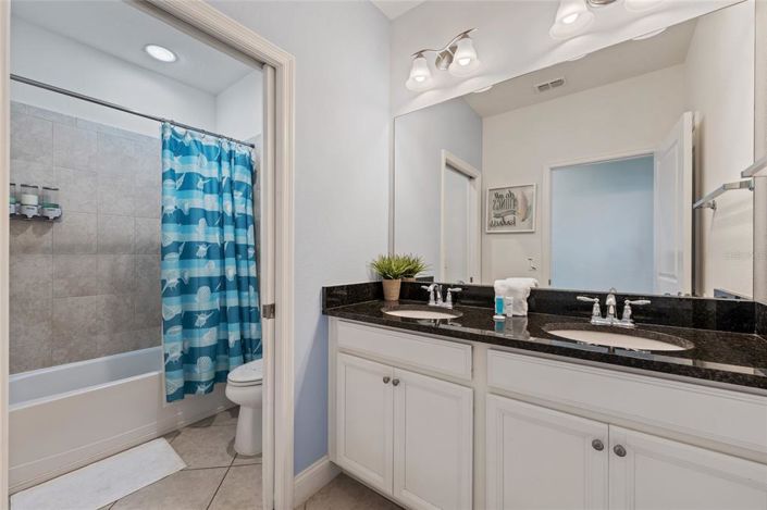 Image No.23-4 Bed Townhouse for sale