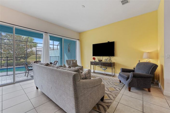 Image No.4-4 Bed Townhouse for sale