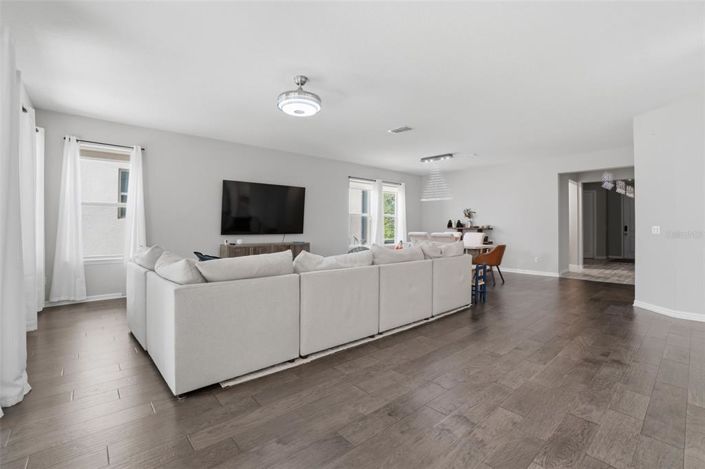 Image No.4-5 Bed Property for sale