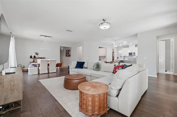 Image No.7-5 Bed Property for sale