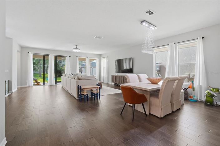 Image No.9-5 Bed Property for sale