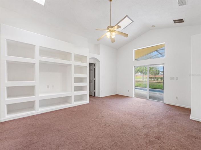 Image No.20-5 Bed Property for sale