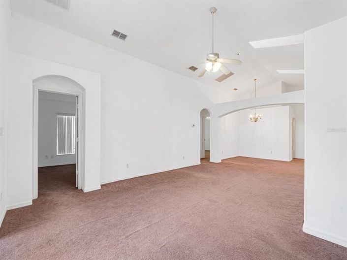 Image No.21-5 Bed Property for sale