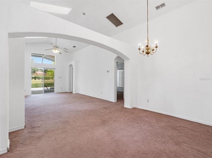 Image No.9-5 Bed Property for sale