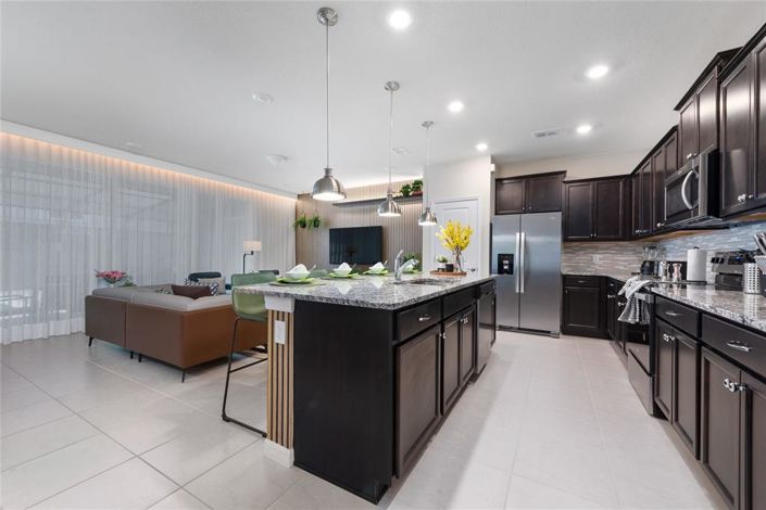 Image No.11-5 Bed Townhouse for sale