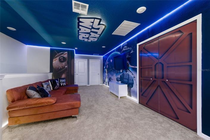 Image No.17-5 Bed Townhouse for sale