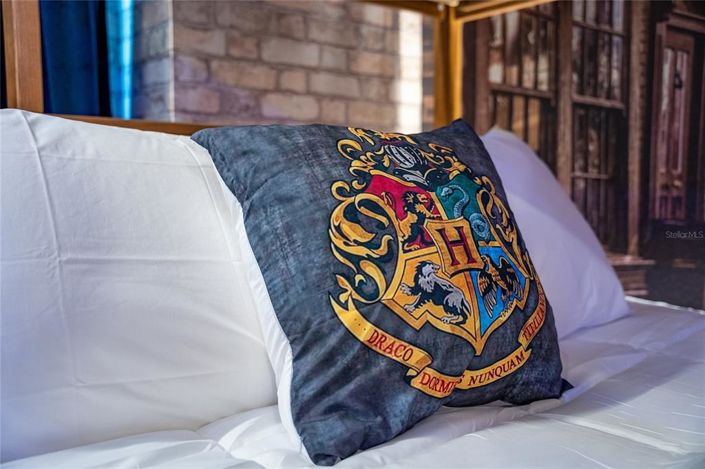 Image No.23-5 Bed Townhouse for sale