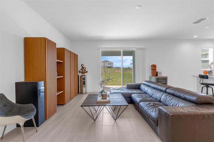 Image No.3-4 Bed Property for sale