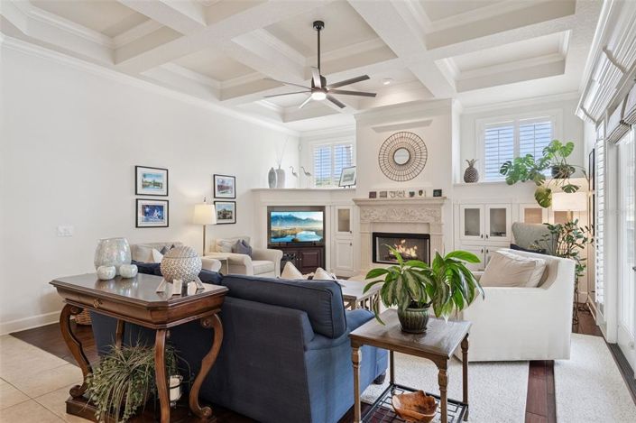 Image No.11-6 Bed Property for sale